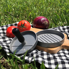 Load image into Gallery viewer, Meykers® Classic Burger Press & 100 Patty Paper Set - 4.5 inch